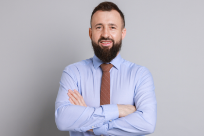 Bráulio Henrique Dias Viana explica como liderar equipes híbridas com equilíbrio, produtividade e engajamento duradouro.