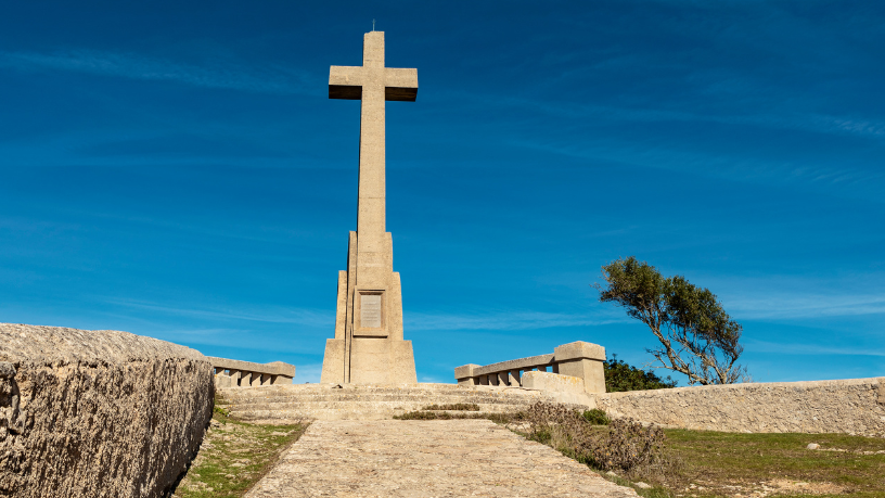 Jose Eduardo De Oliveira e Silva convida à reflexão sobre o valor da confissão e do perdão na renovação da alma pela fé católica.