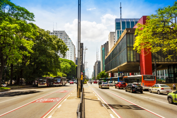 Propaganda Eleitoral Antecipada: Análise do Ato na Avenida Paulista e Implicações Políticas