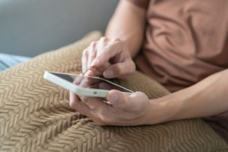 Algoritmos e discurso político extremista nas redes sociais: como a lógica das plataformas amplifica a polarização digital