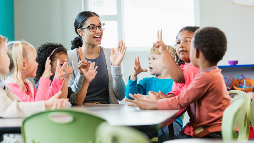 Educação Inclusiva em Niterói: Como a Ampliação das Políticas Públicas Pode Transformar o Futuro dos Estudantes