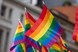 Presença LGBT na Política: como a representatividade pode transformar o futuro do Brasil